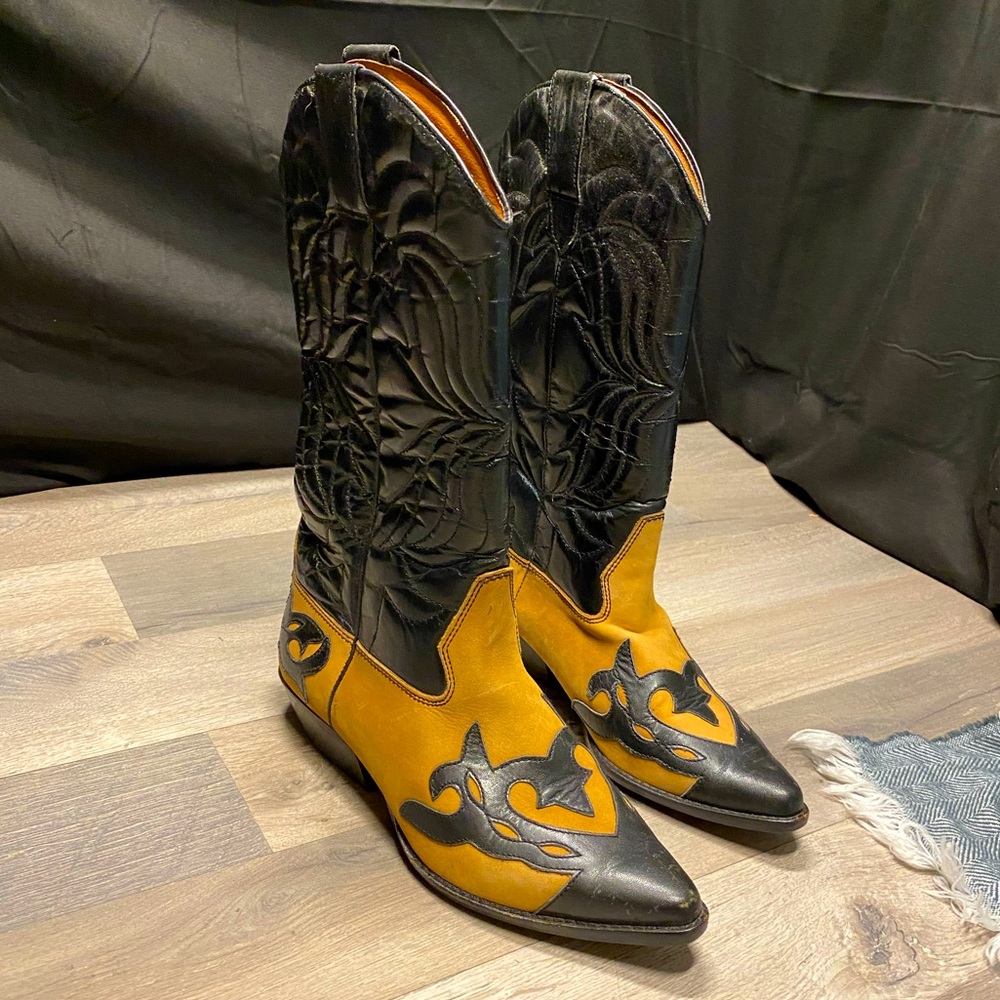 Like New Handmade Circle H Boots